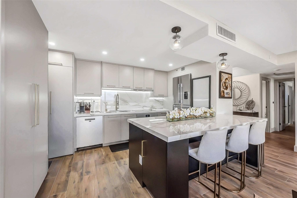 1111 Caroline Street - Photo 4