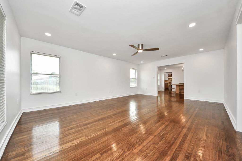 1403 Munger Street - Photo 9