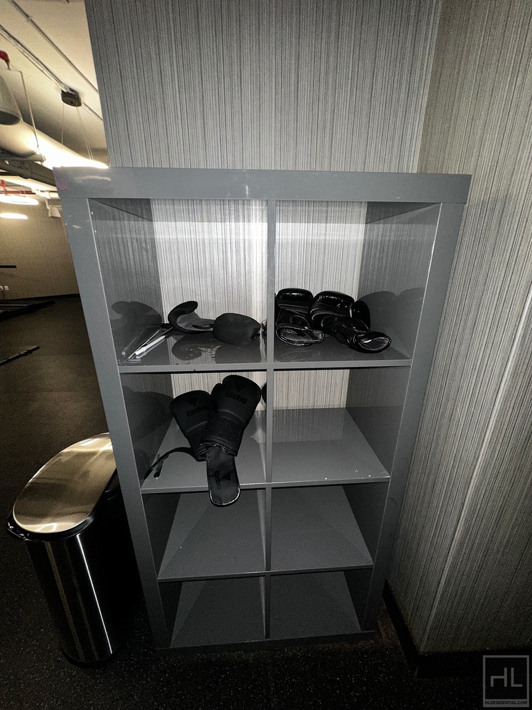 East 39th Street - Photo 9