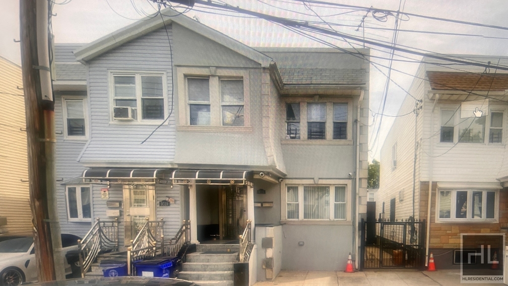 95-19 77 Street - Photo 13
