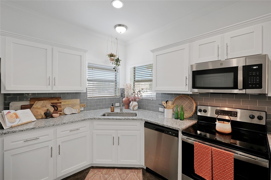 13018 Idledale Drive - Photo 4