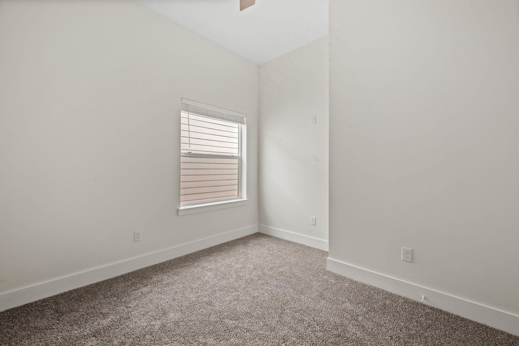 8023 Easter Street - Photo 11