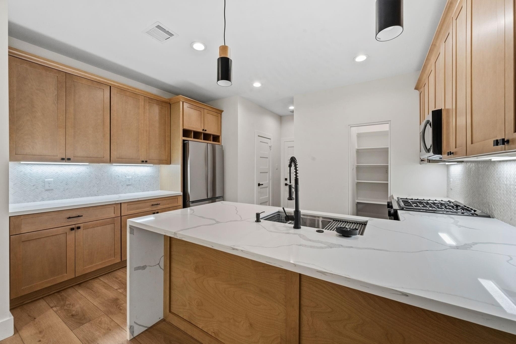 8023 Easter Street - Photo 8
