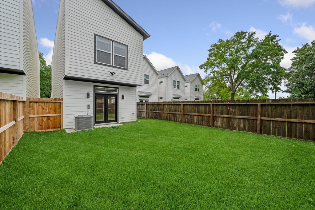 8023 Easter Street - Photo 19