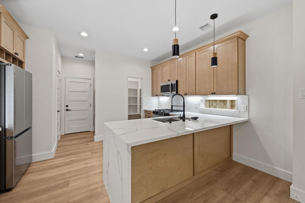 8023 Easter Street - Photo 9