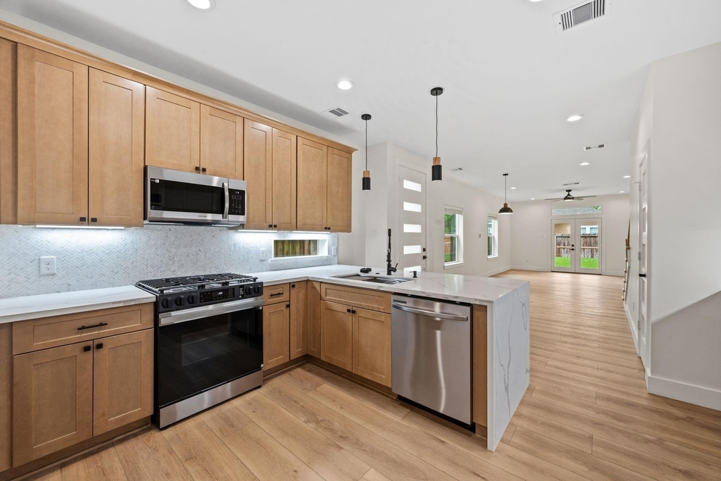 8023 Easter Street - Photo 10