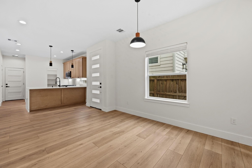 8023 Easter Street - Photo 6