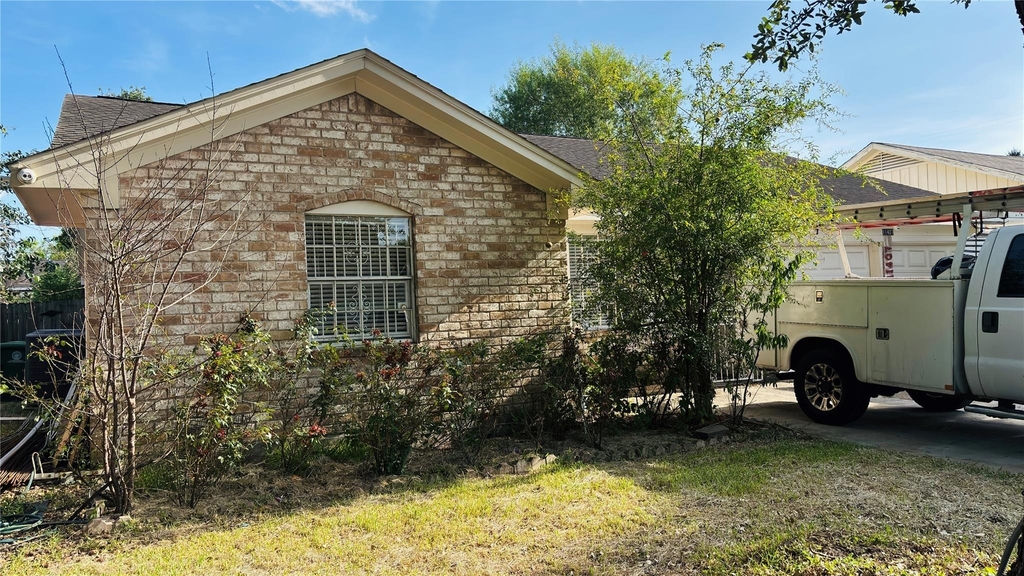 11407 Hazen Street - Photo 0