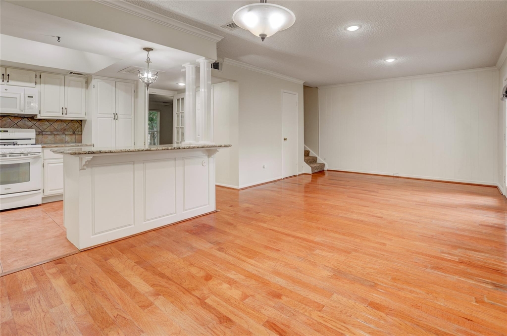 2253 Triway Lane - Photo 7