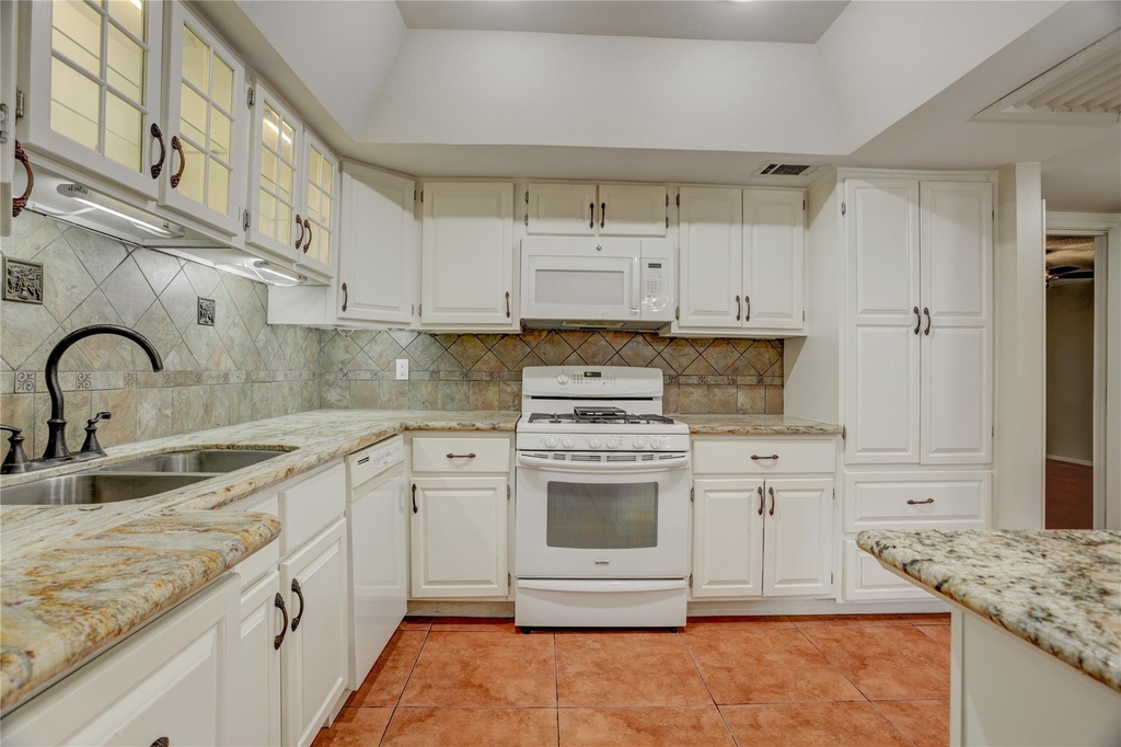 2253 Triway Lane - Photo 6