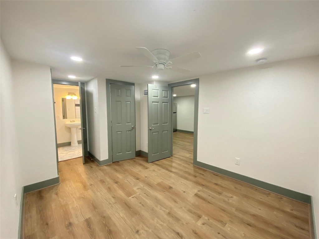 2305 55th Street - Photo 3
