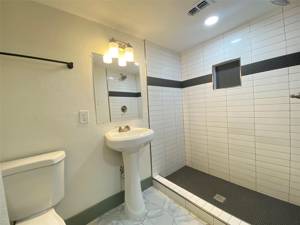 2305 55th Street - Photo 4