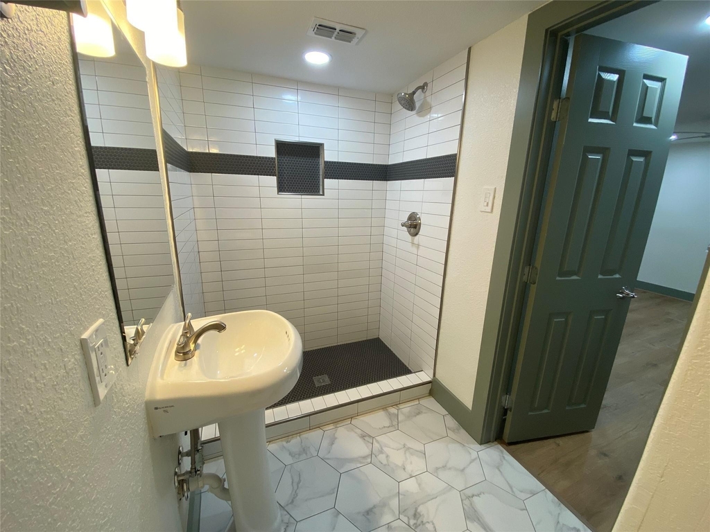 2305 55th Street - Photo 5