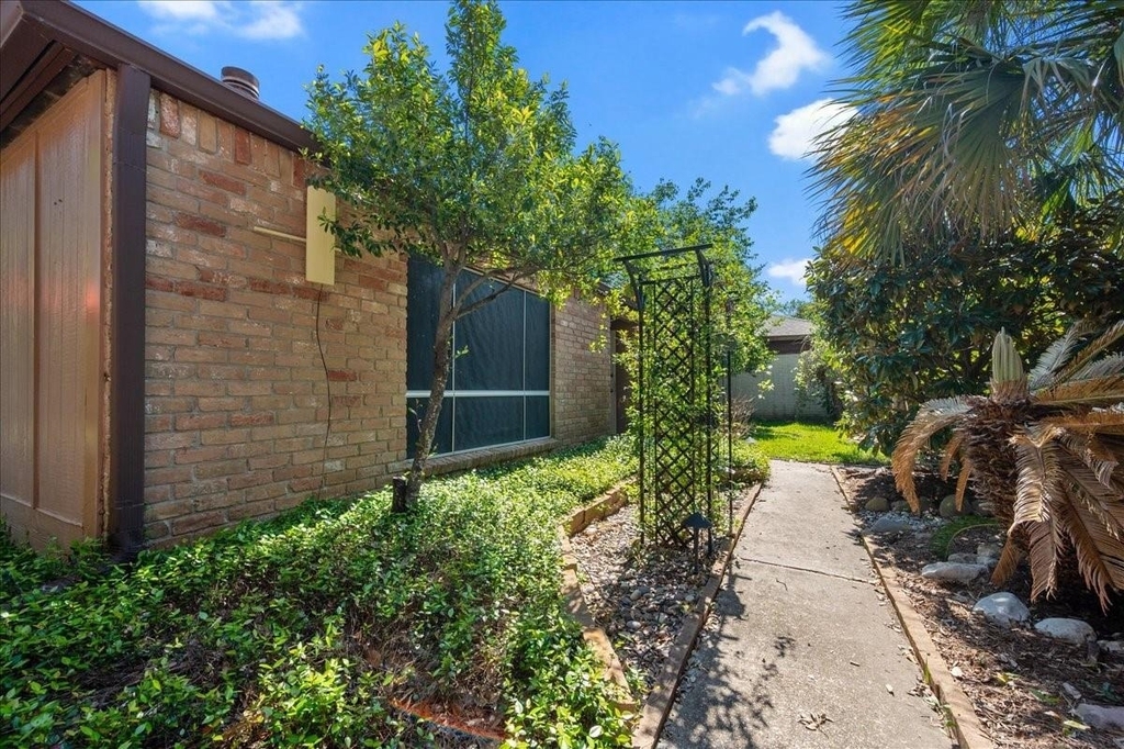8342 Silvan Wind Lane - Photo 9