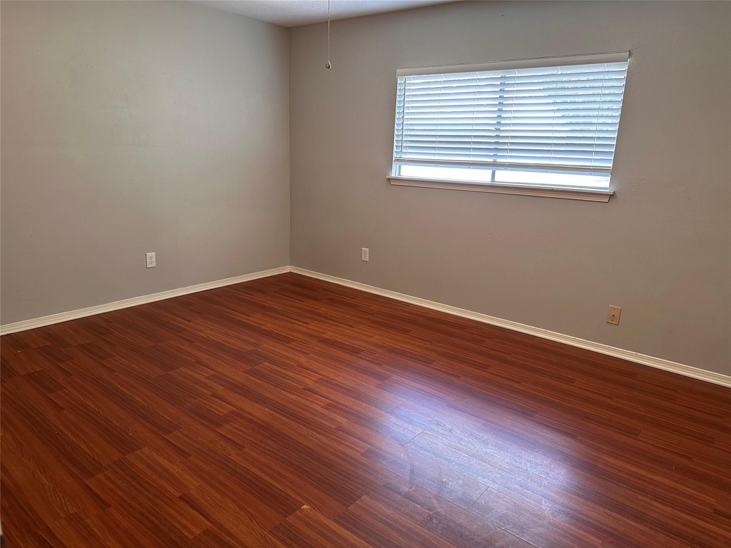 3323 Brookdale Drive Drive - Photo 6