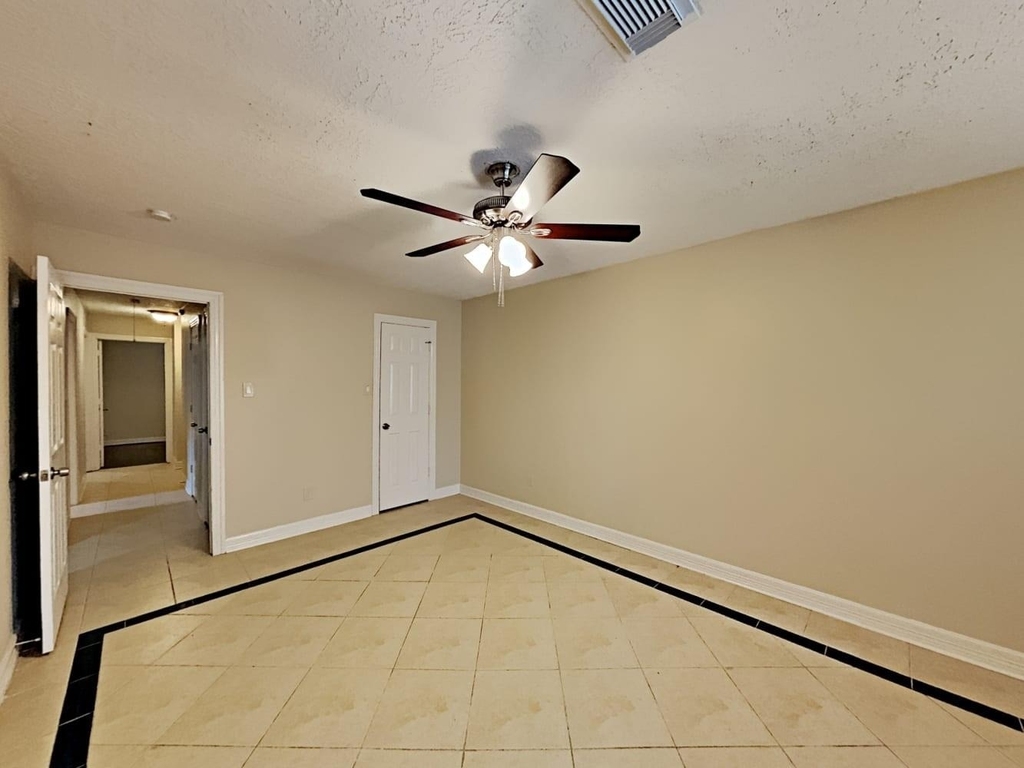 16395 Havenpark Drive - Photo 10