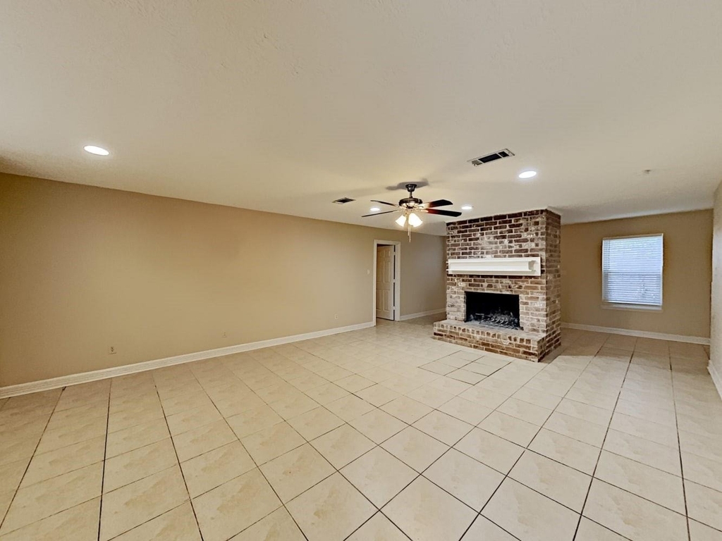 16395 Havenpark Drive - Photo 1