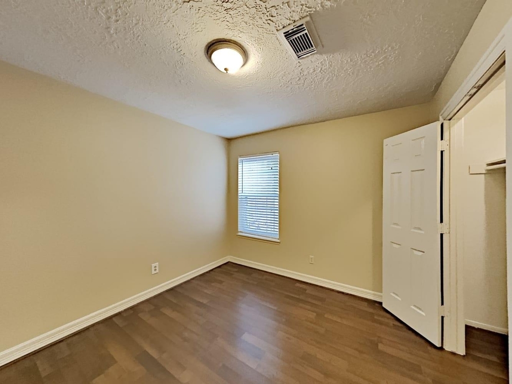 16395 Havenpark Drive - Photo 12