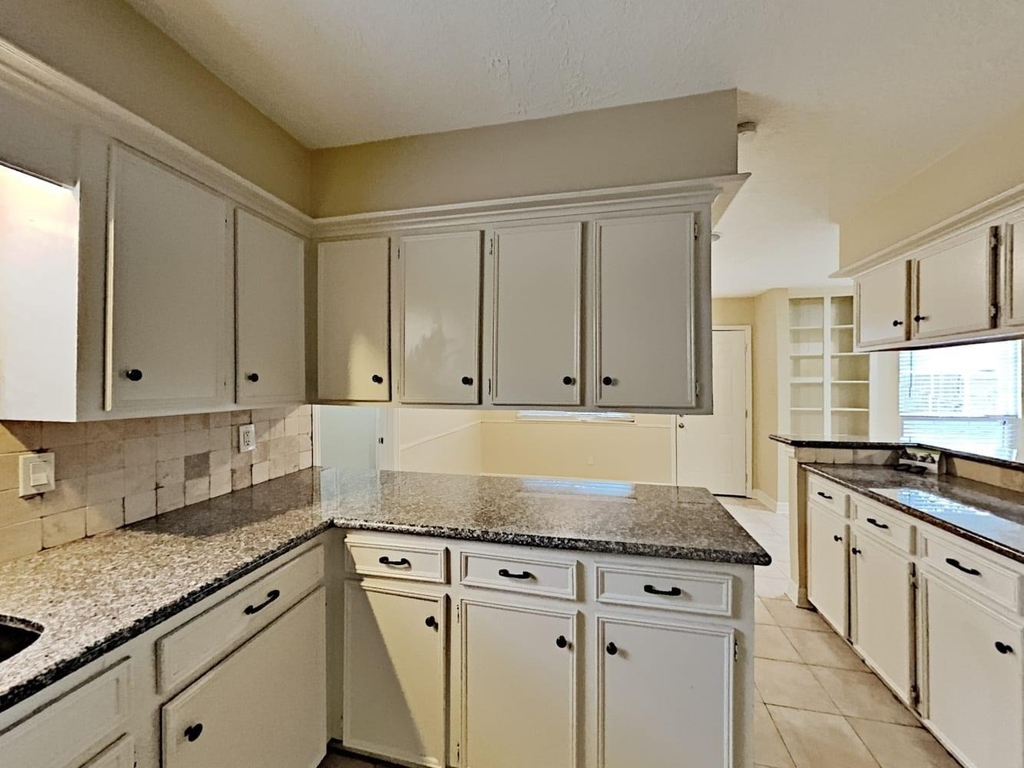 16395 Havenpark Drive - Photo 5