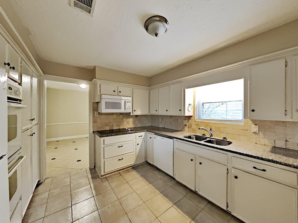16395 Havenpark Drive - Photo 6