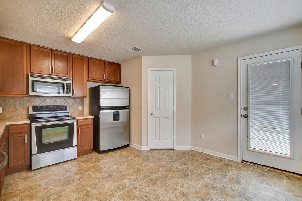 3131 Beacon Grove Street - Photo 10