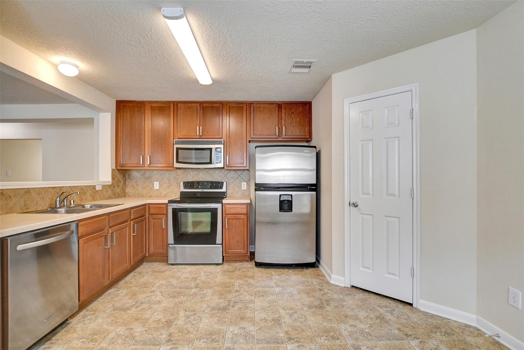 3131 Beacon Grove Street - Photo 11