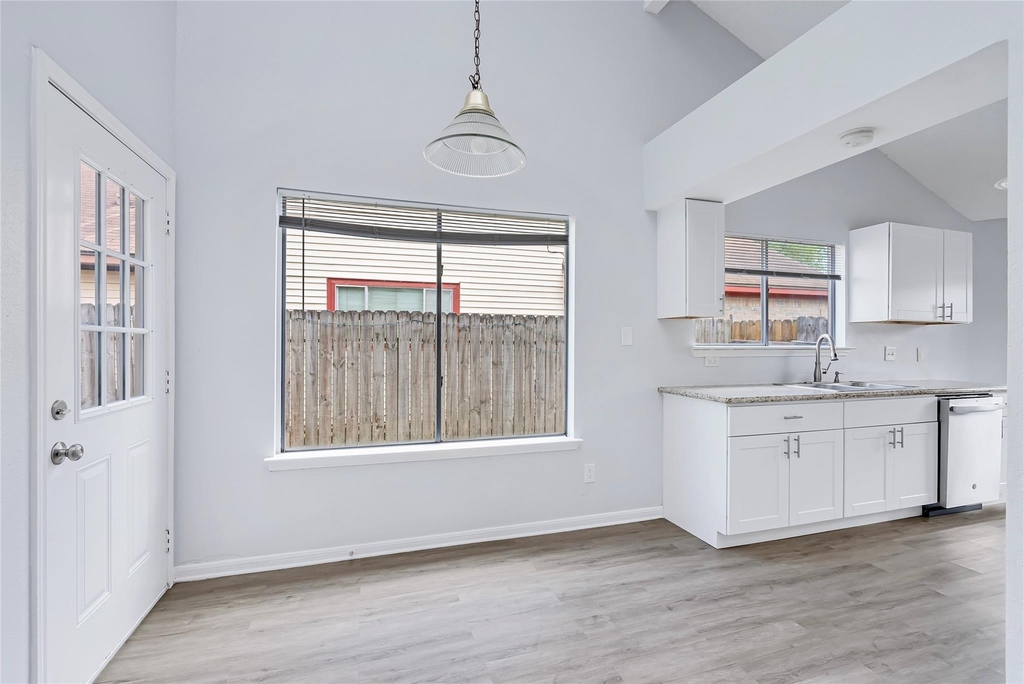 2527 Silver Trumpet Drive - Photo 8