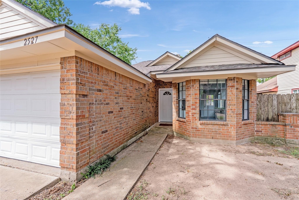 2527 Silver Trumpet Drive - Photo 4