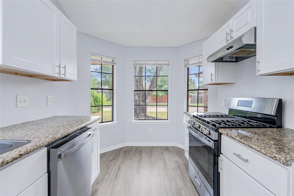 2527 Silver Trumpet Drive - Photo 10