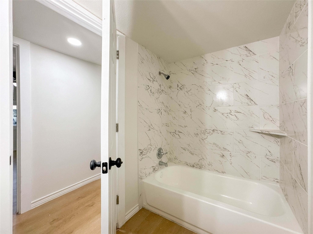 705 Texas Avenue - Photo 7
