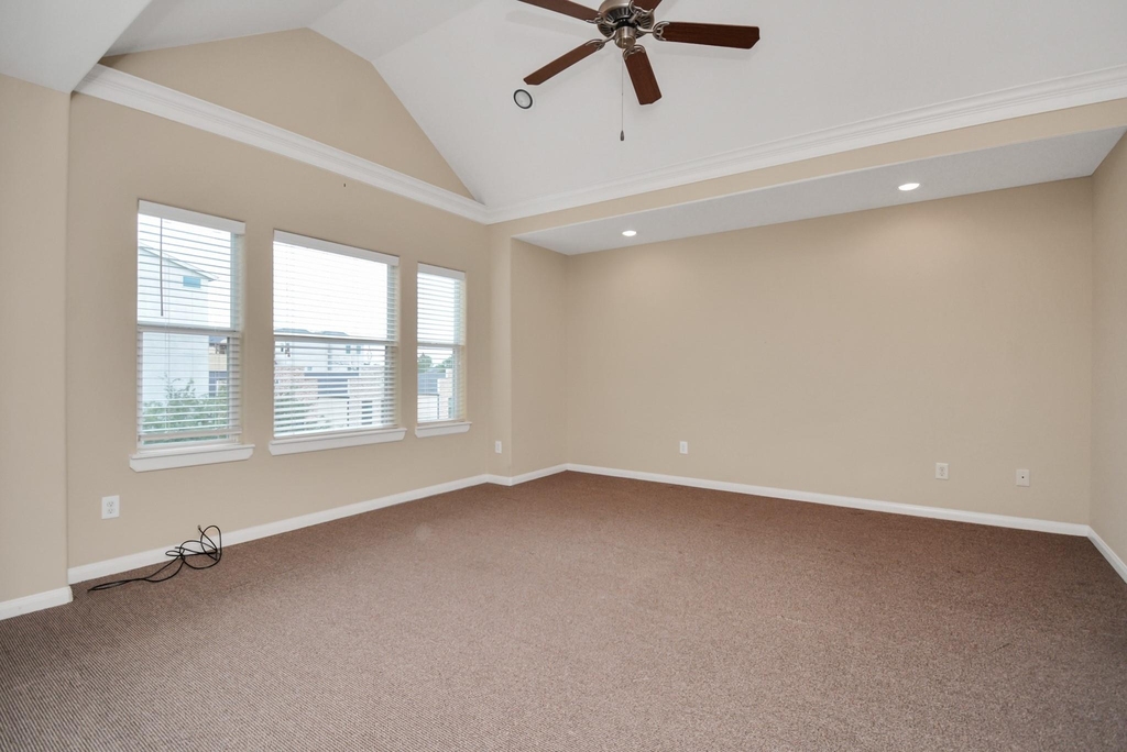 1137 W 24th Street - Photo 9