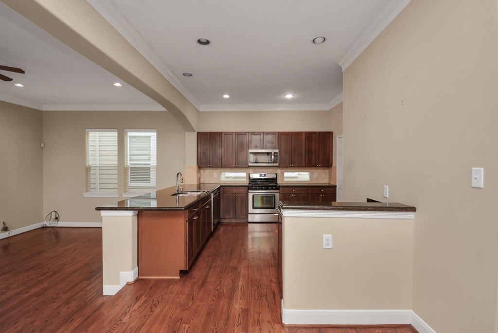 1137 W 24th Street - Photo 22