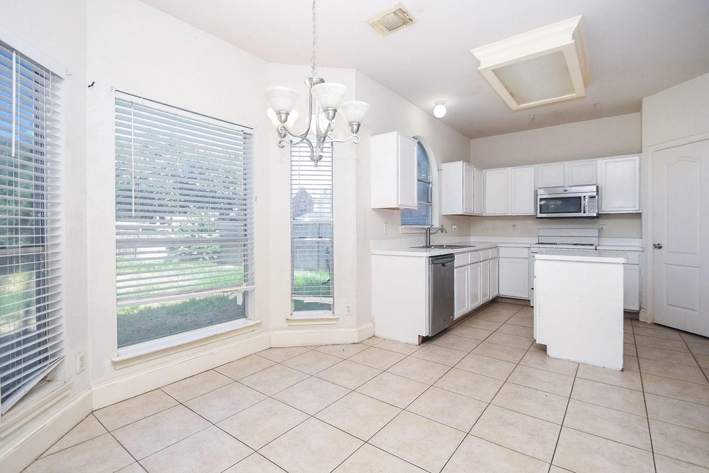 5214 Mountain Forest Drive - Photo 8