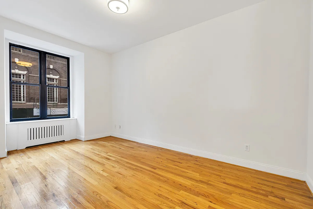 121 Madison Avenue - Photo 1