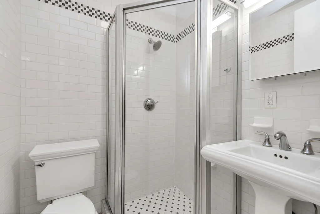 121 Madison Avenue - Photo 2