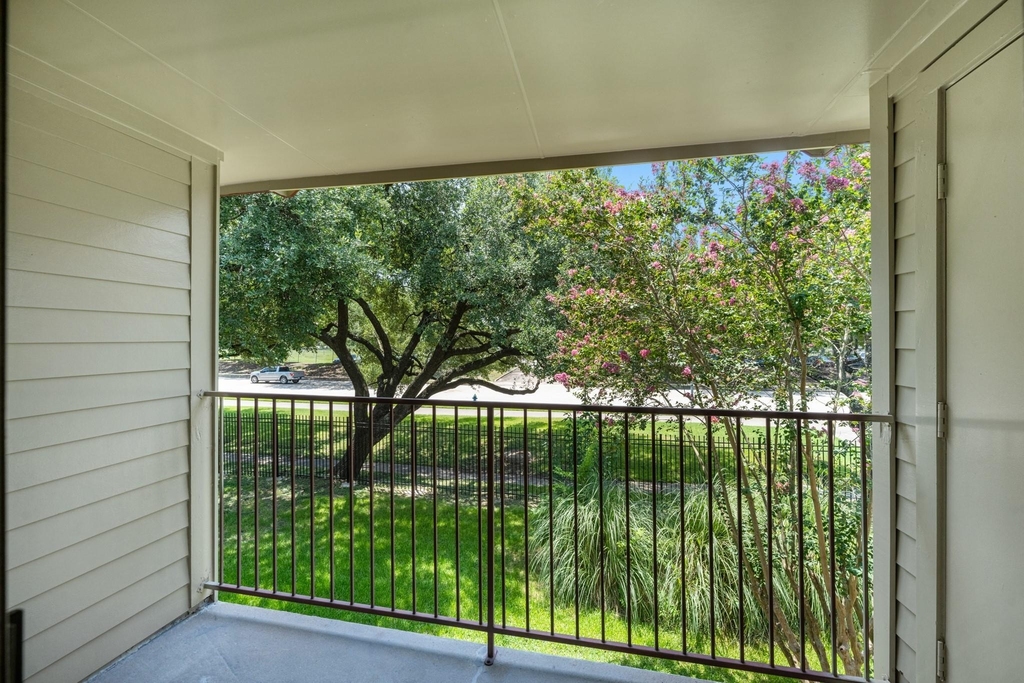 2120 El Paseo Street - Photo 1