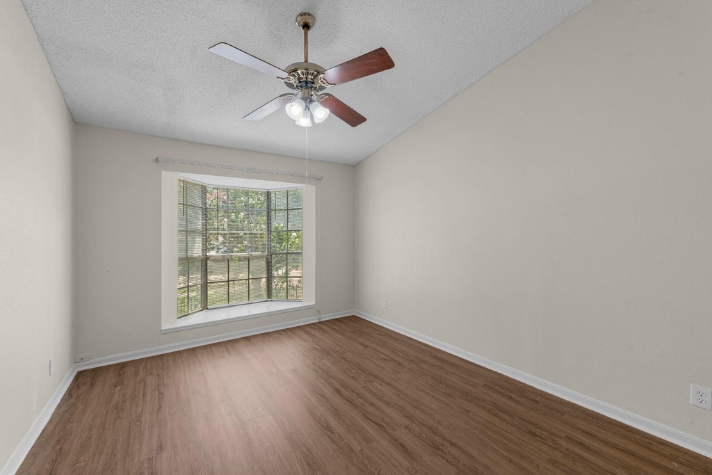 2120 El Paseo Street - Photo 7