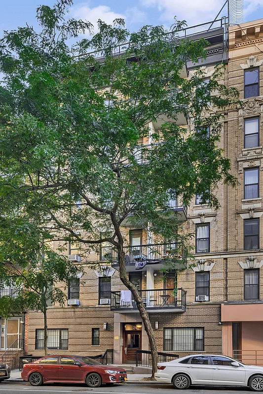 226 East 25th Street - Photo 6