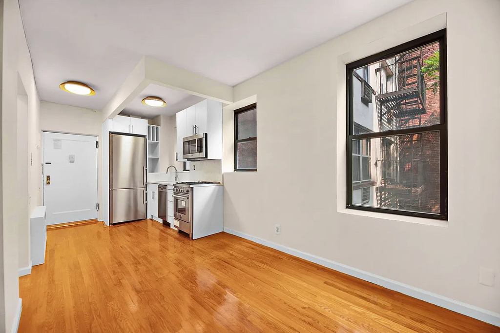 226 East 25th Street - Photo 0