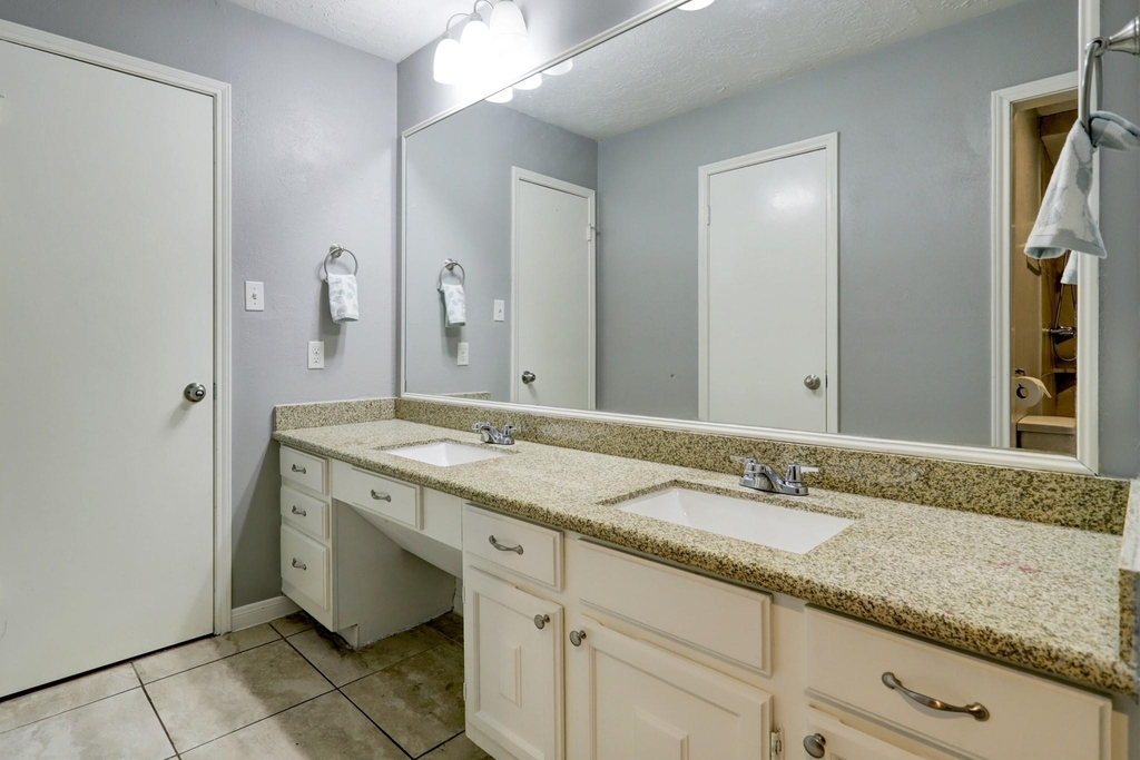 12346 Huntington Venture Drive - Photo 15