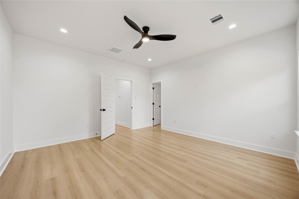 8210 Lawler Street - Photo 21