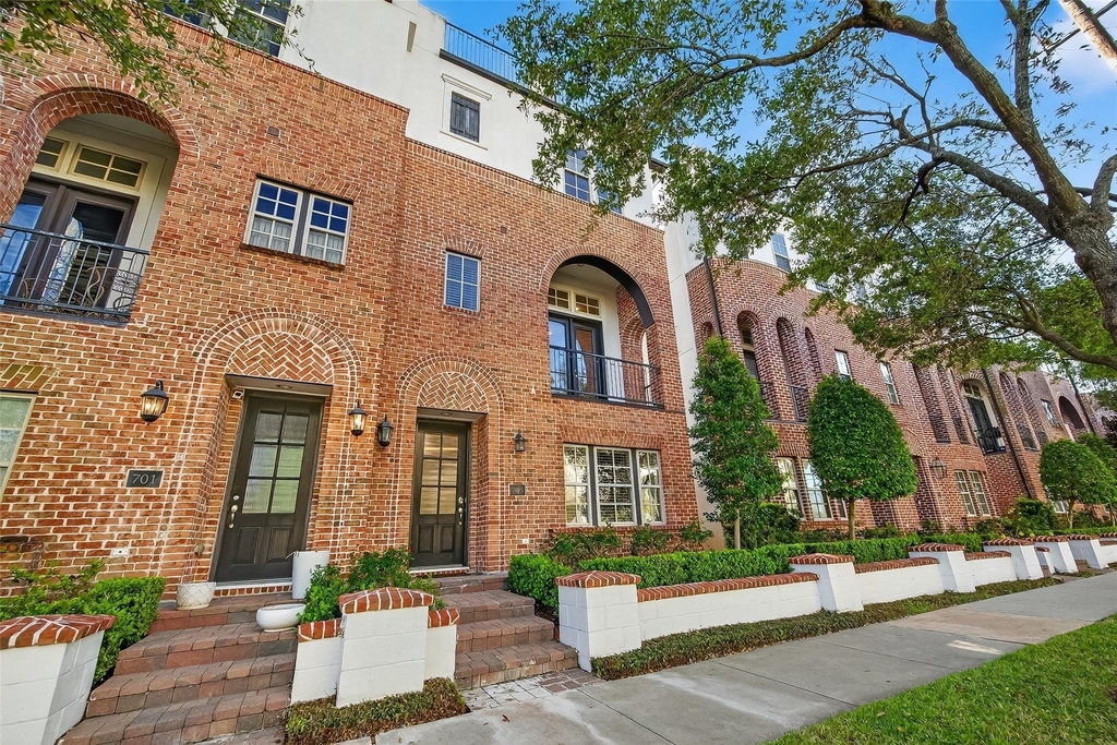 705 Delano Street - Photo 2