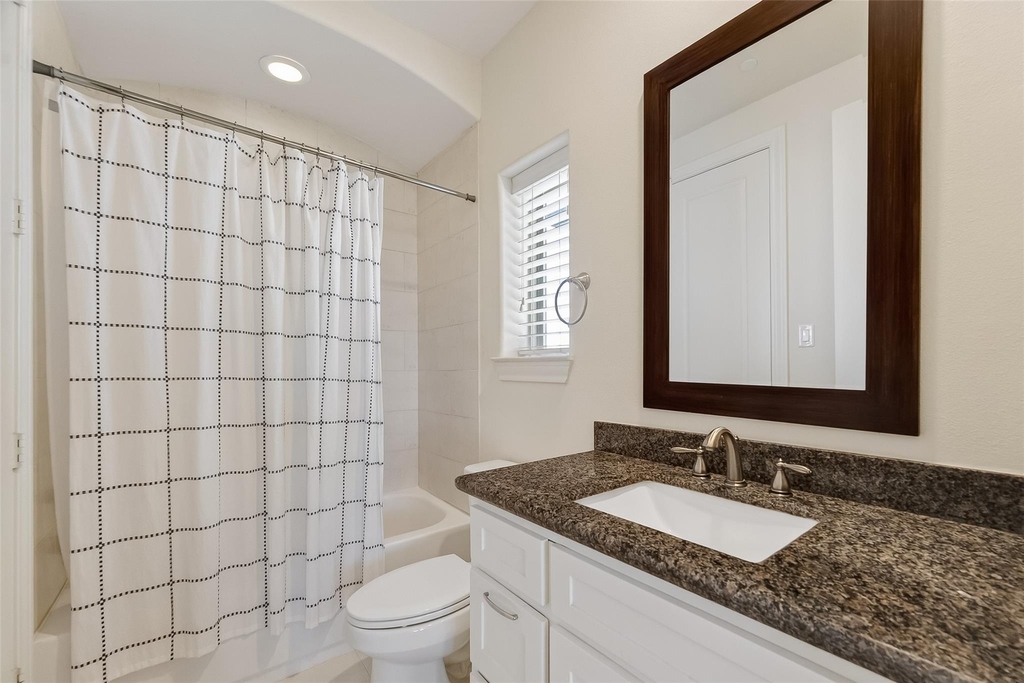 705 Delano Street - Photo 36