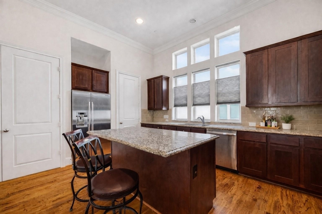705 Delano Street - Photo 18