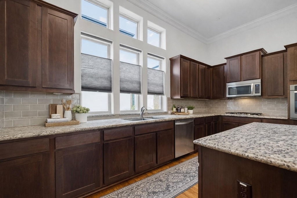 705 Delano Street - Photo 16