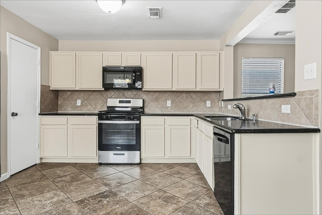 11411 Seven Sisters Drive - Photo 1