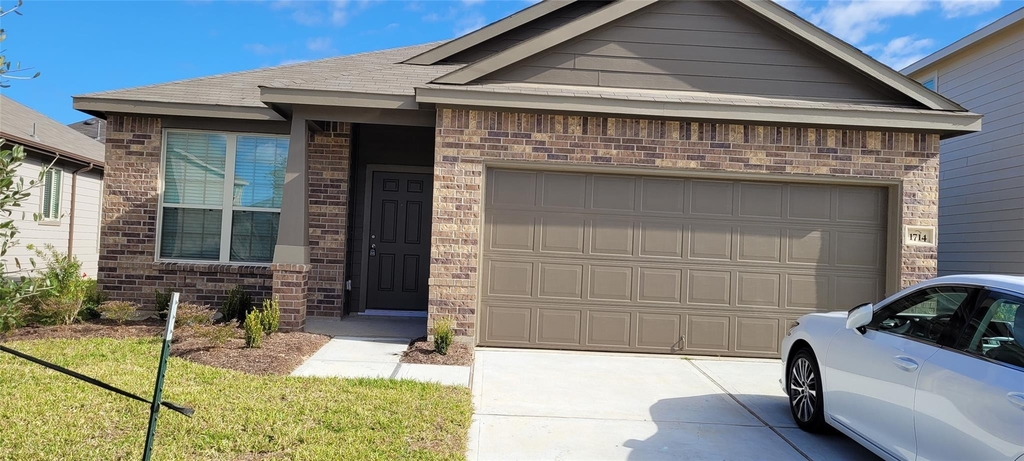 1714 Cormorant Crescent - Photo 0