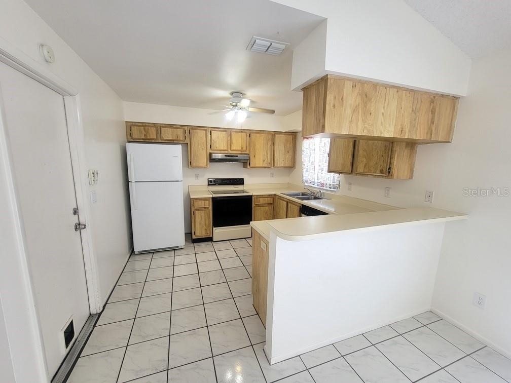 8224 Autumn Oak Avenue - Photo 7
