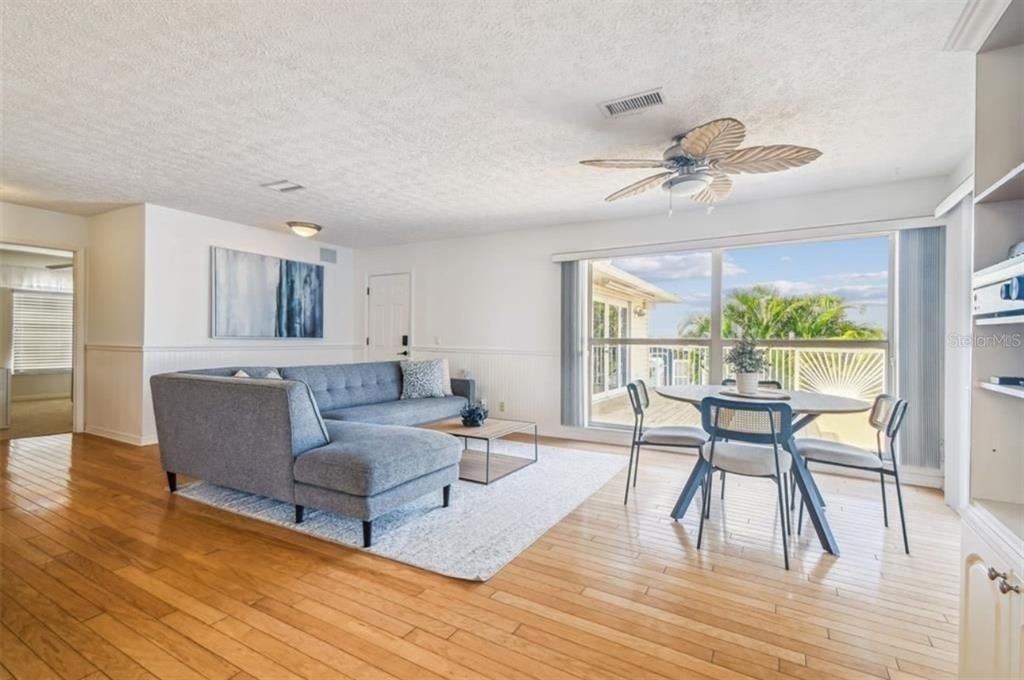 9914 Alavista Drive - Photo 11