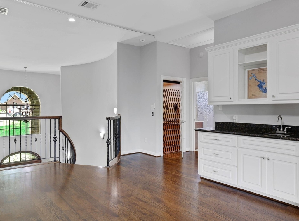 270 Lake Grove Drive - Photo 17